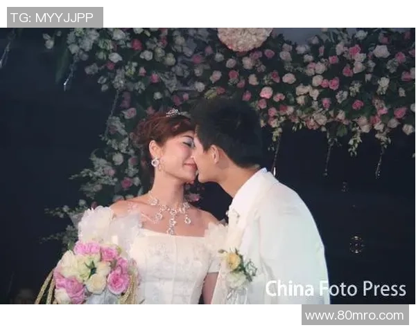 足球运动员南方的爱妻生活揭秘与甜蜜瞬间分享